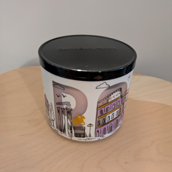 Bath & Body Works Rome Scented Candle - Picture 4 of 5